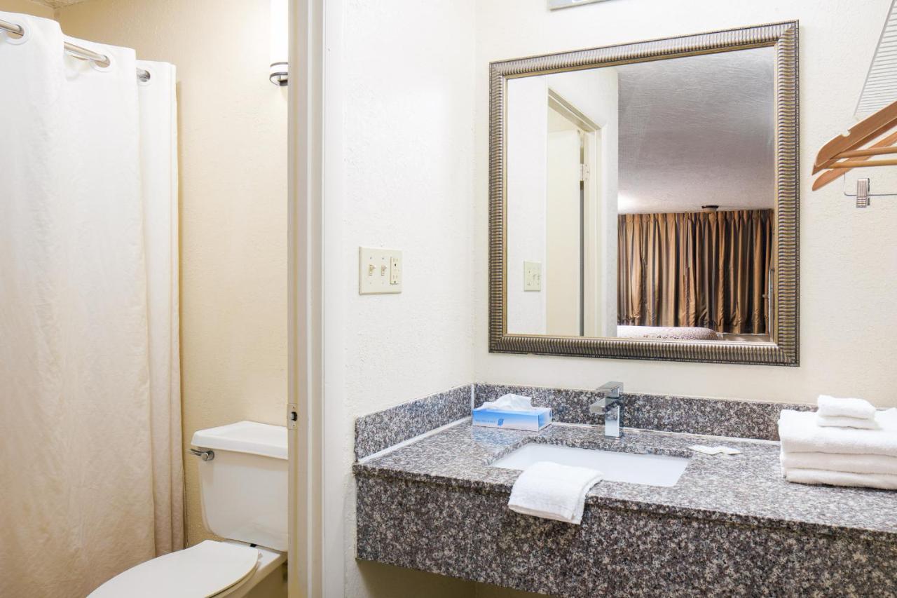 Americana Inn A Travelodge By Wyndham Pigeon Forge Bagian luar foto