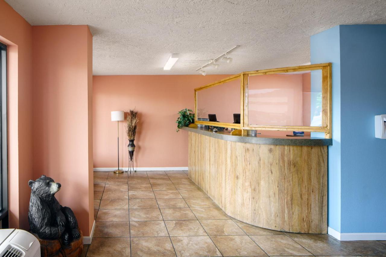 Americana Inn A Travelodge By Wyndham Pigeon Forge Bagian luar foto