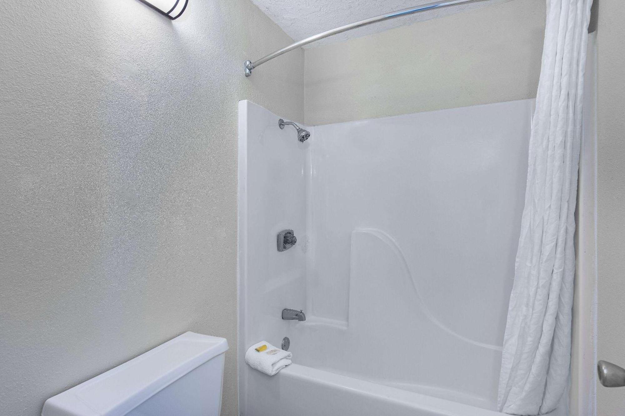 Americana Inn A Travelodge By Wyndham Pigeon Forge Bagian luar foto