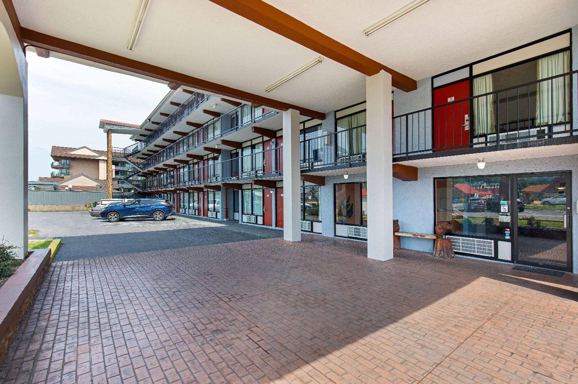 Americana Inn A Travelodge By Wyndham Pigeon Forge Bagian luar foto