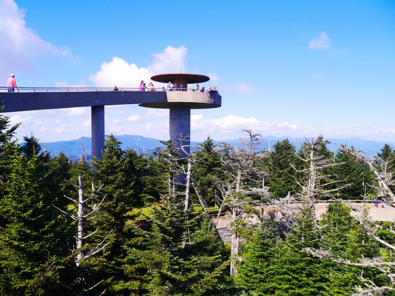 Americana Inn A Travelodge By Wyndham Pigeon Forge Bagian luar foto